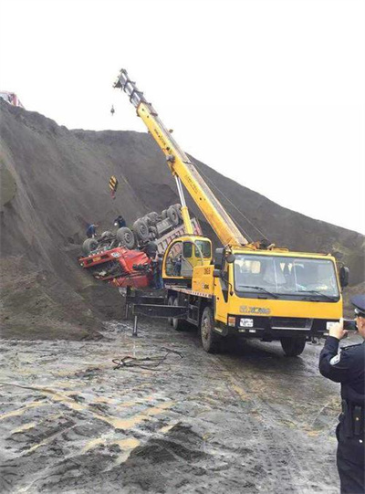 泗水上犹道路救援